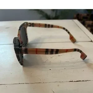 Burberry | Accessories | Burberry Nova Check Elsa Sunglasses  display picture 2